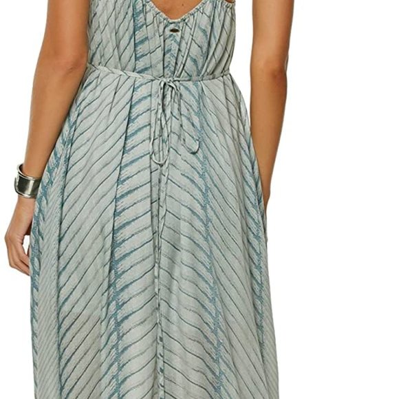 O'Neill Lenore maxi dress - Picture 3 of 10
